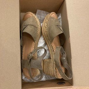 Naguisa Platform Sandals